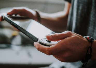 Még a mosdóba is velünk jönnek a videójátékok